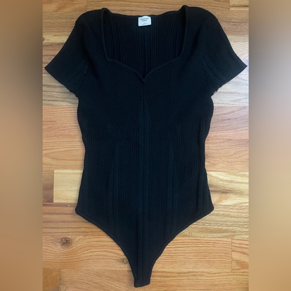Abercrombie & Fitch Black Short Sleeve Sweetheart Sweater Bodysuit Size Large - Picture 2 of 9